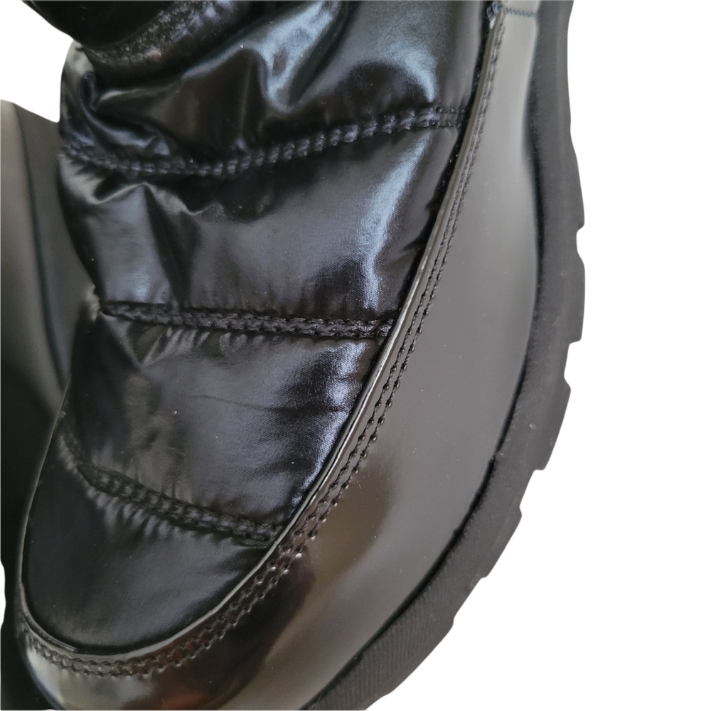 Cheeks® Fit Body Water-Repellent Puffer Boots - Picture 6 of 16